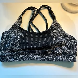 Lululemon Energy bra, black and white color. Like new size 10.